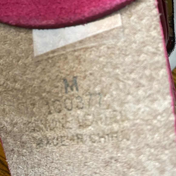 Size medium pink studded belt. - Picture 5 of 5